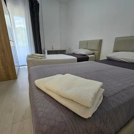 Tower Bridge Appartement Tirana